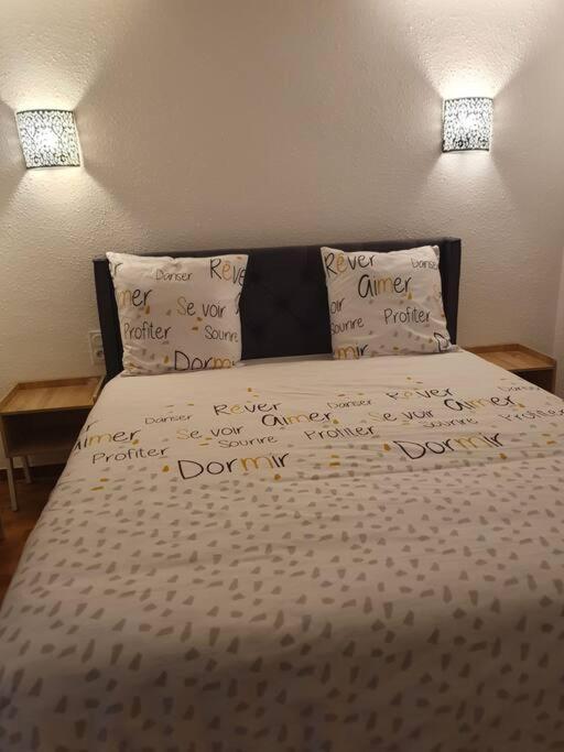 Appartement F3 Meuble Et Equipe Сен-Сиприен Экстерьер фото